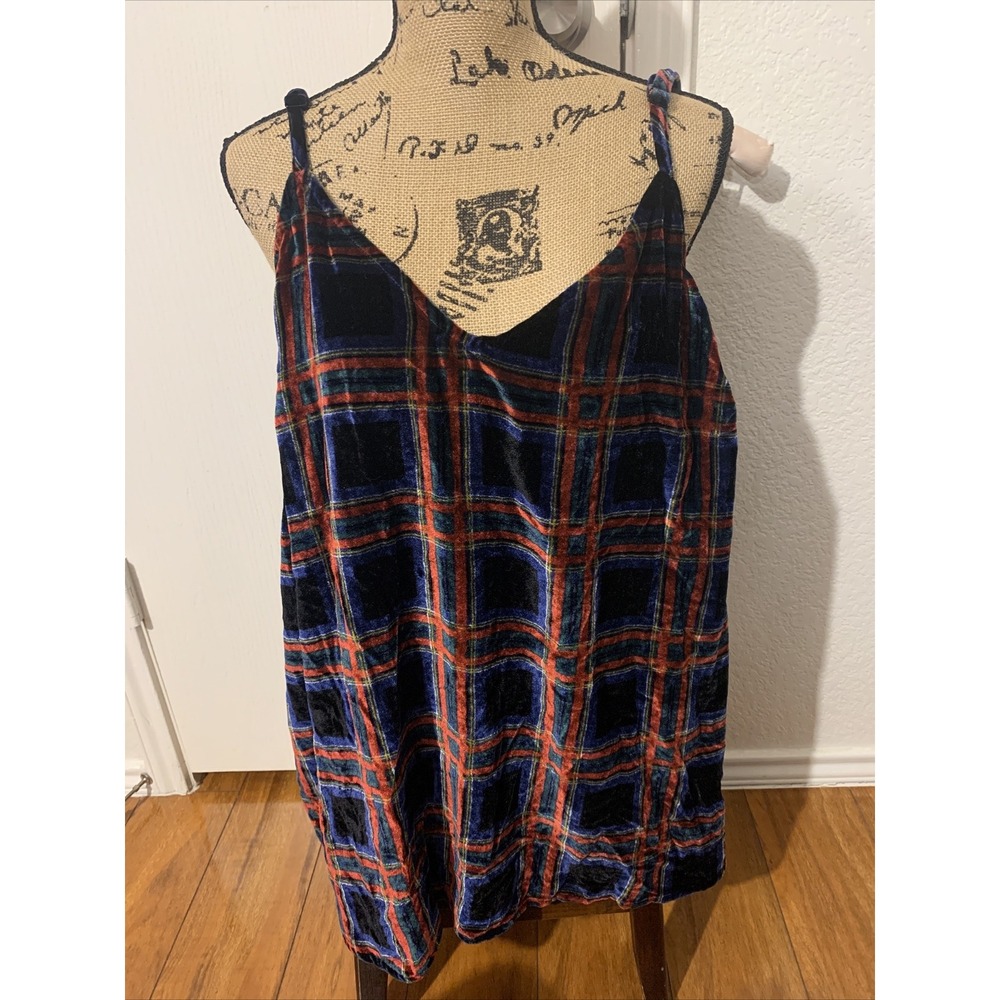 torrid 3 Sexy Velvet Spaghetti Strap Top Plaid Pattern NWOT Sexy